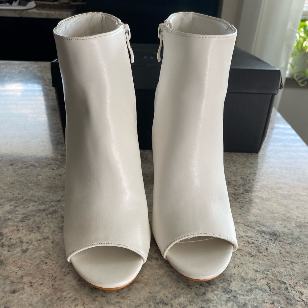 Women’s white booties open toe 5 1/2